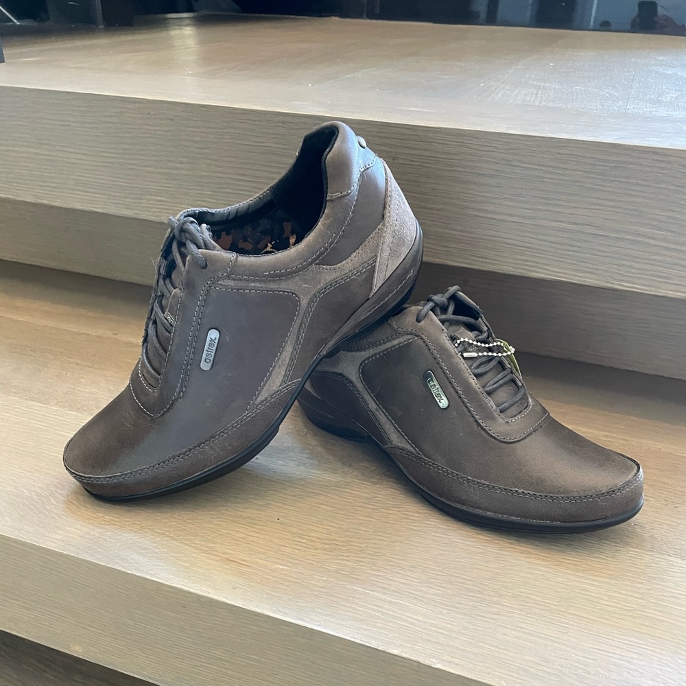 Aetrex Holly Lace Up Oxford in Wide Width in color Iron